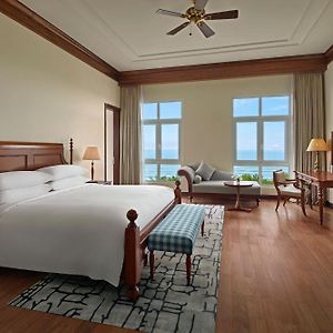 Premier King Suite